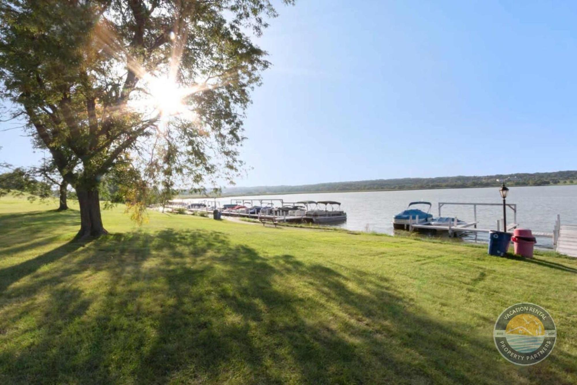 New Lake Como Condo With Lake Views レイク・ジェニーバ エクステリア 写真
